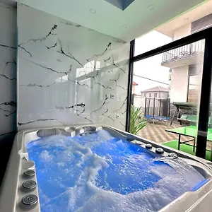 luxmani.alltbilisihotels.com/